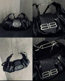 Picture of Balenciaga Handbags _SKUfw236284957fw